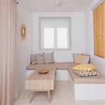 Golden Sunrise In Santorini 4* Kamári