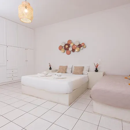 Aparthotel Golden Sunrise In Santorini 4*