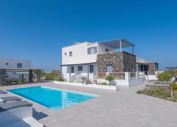 Golden Sunrise In Santorini Aparthotel 4*