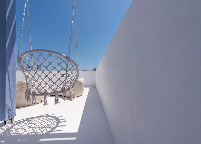 Golden Sunrise In Santorini Aparthotel