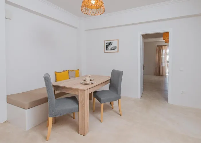 Aparthotel Golden Sunrise In Santorini