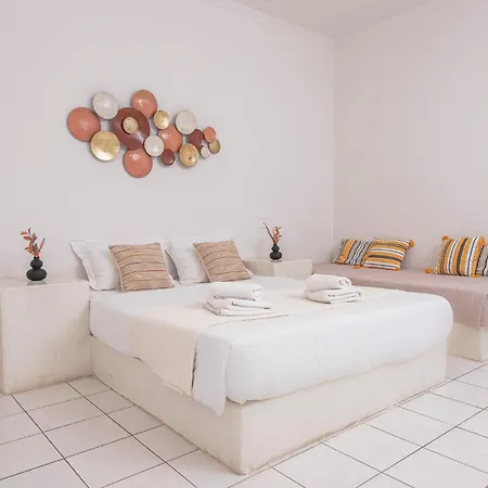 Апарт-отель Golden Sunrise In Santorini