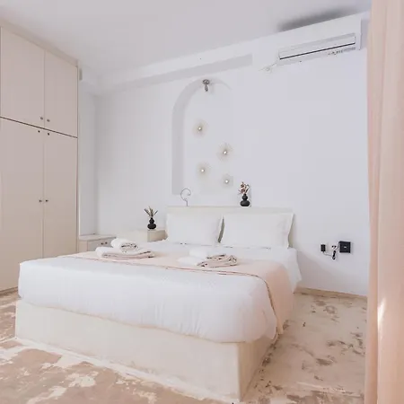 Aparthotel Golden Sunrise In Santorini 4*