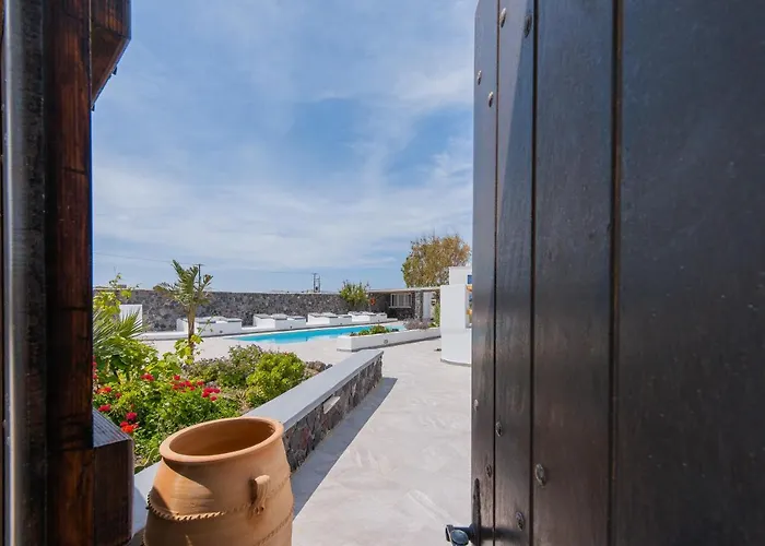 Apartahotel Golden Sunrise In Santorini 4*