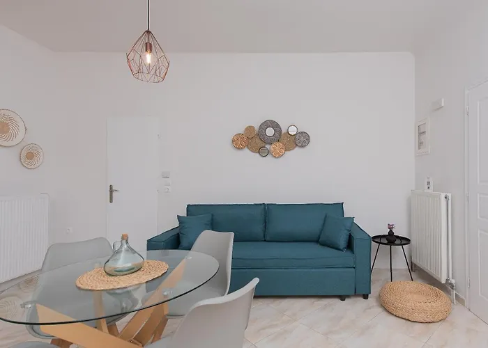 Golden Sunrise In Santorini Apartahotel 4*