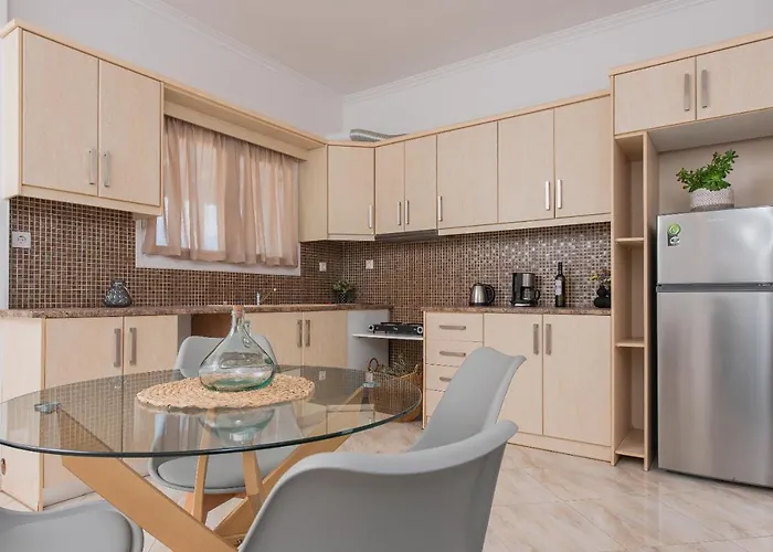 Apartahotel Golden Sunrise In Santorini 4*