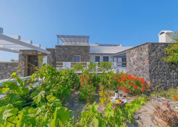 Golden Sunrise In Santorini Apartahotel 4*