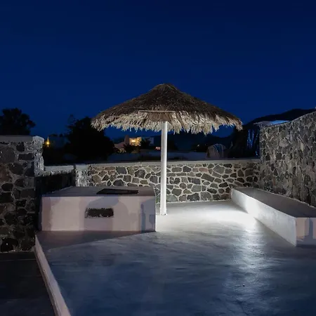 Golden Sunrise In Santorini Hotel apartamentowy